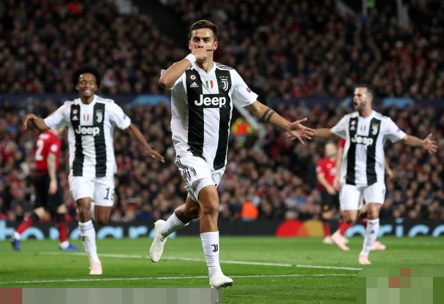  尤文图斯任意球配合精妙，迪巴拉弧线球破门