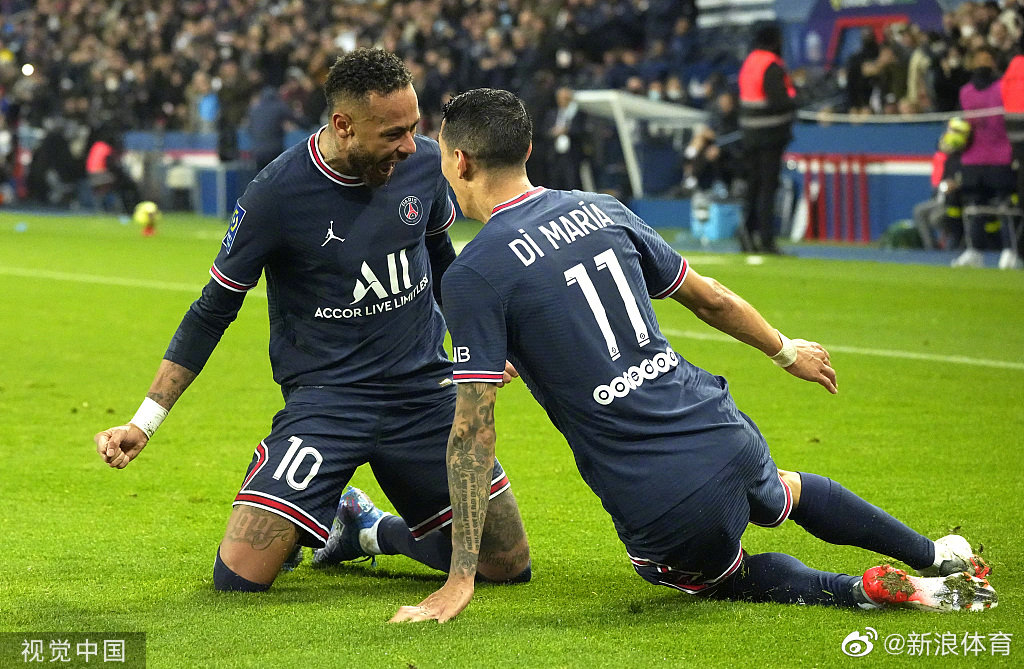  巴黎圣日耳曼逆转取胜，法甲榜首之争白热化