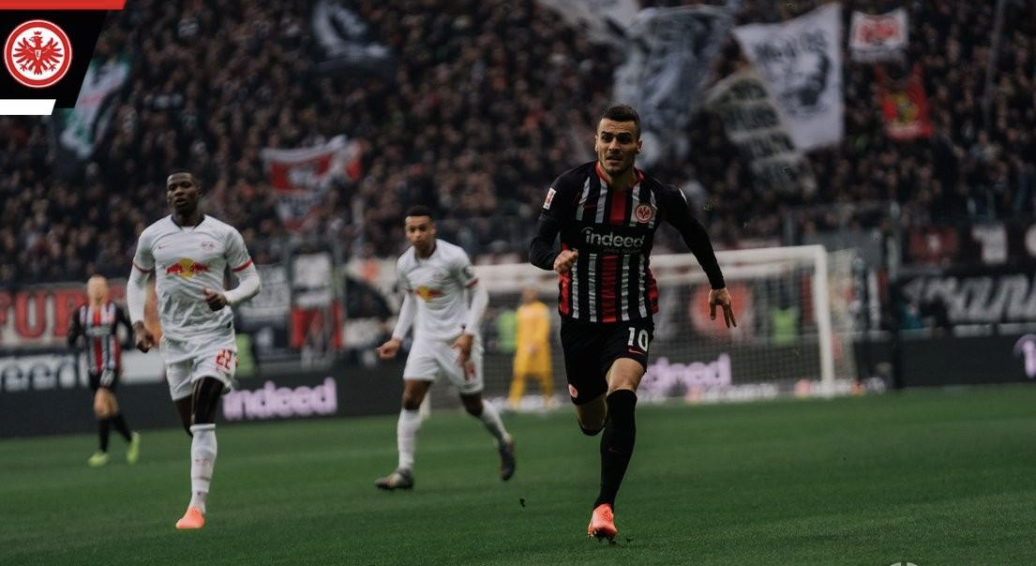  柏林联合定位球战术显神威击败奥格斯堡全取三分