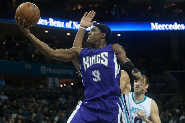  哈利伯顿助攻王领跑榜单,步行者跑轰战术重启